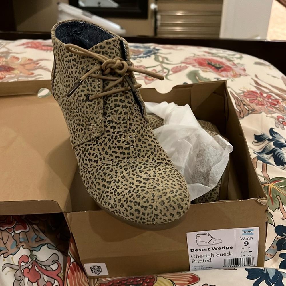 Toms | Cheetah Print Wedge Heel Booties 9